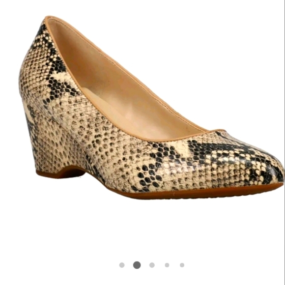 Cole Haan The Go-To Snake Print Pumps Almond Toe Heel Wedge Size 8 - Picture 1 of 10